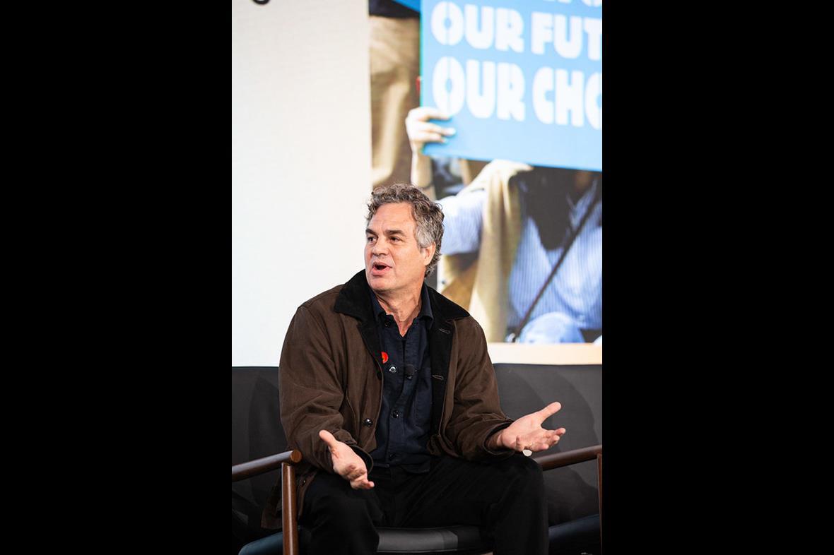 Ed Ruffalo In pictures: Ed Miliband and Mark Ruffalo lead calls for accelerated ...